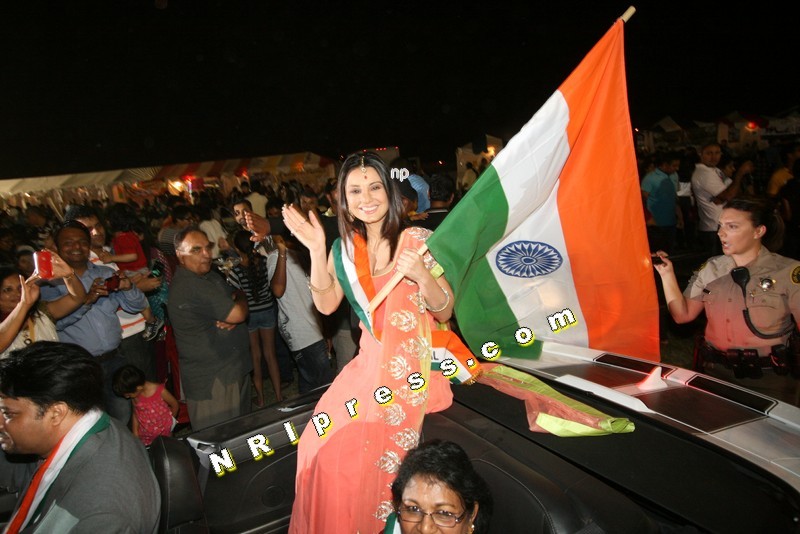 MINISSHA_LAMBA-700