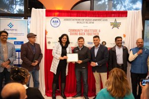 26 - Reena presenting cert to Droisys