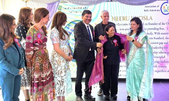 3- Neeru Khosla with Shawl