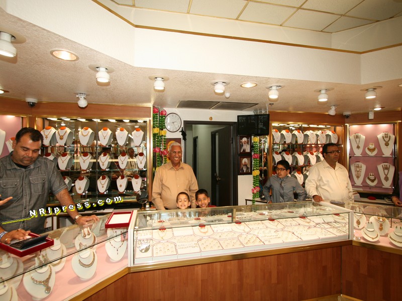 GOLDEN.JEWELERS-165